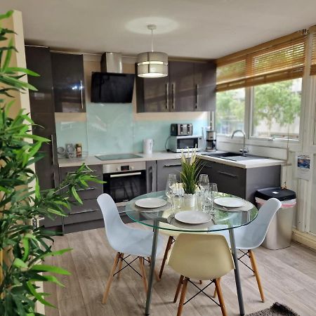 2 Bedrooms Flat In Great Location! Londres Exterior foto